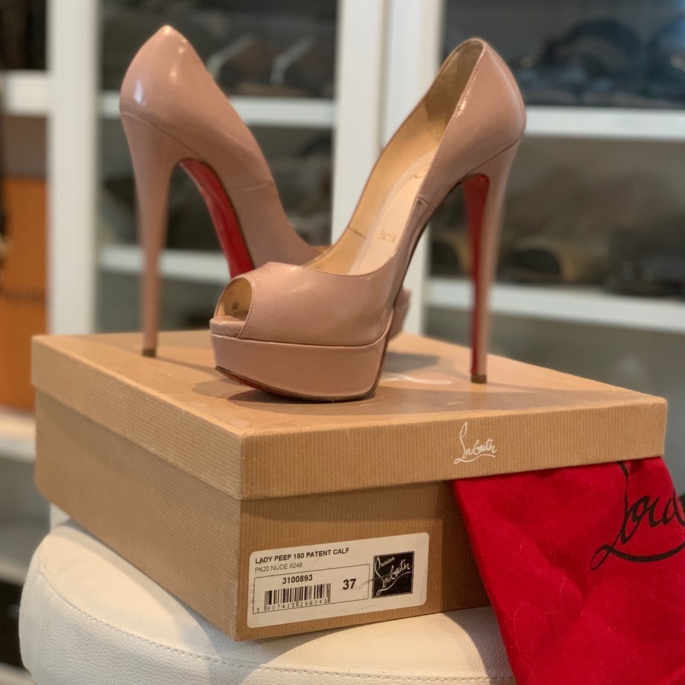 Christian Louboutin lady peeps